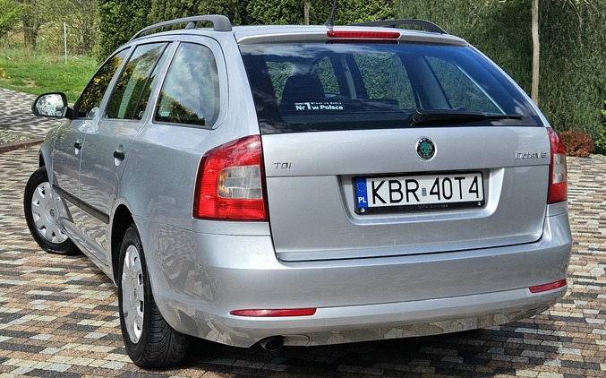 Skoda Octavia cena 25900 przebieg: 259000, rok produkcji 2012 z Radłów małe 781